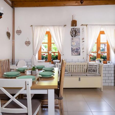 Hepehuta Haziko Apartment Háromhuta Екстериор снимка
