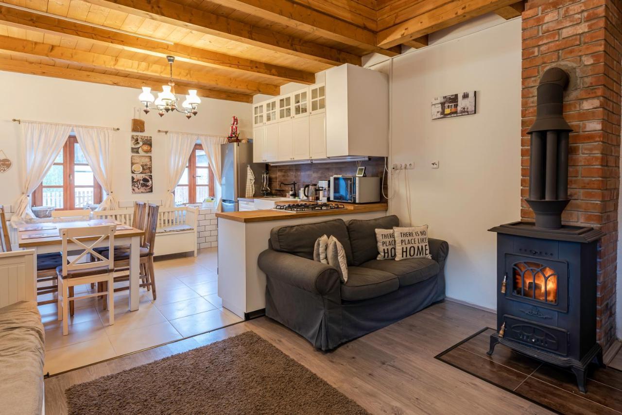 Hepehuta Haziko Apartment Háromhuta Екстериор снимка