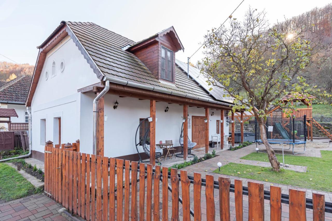 Hepehuta Haziko Apartment Háromhuta Екстериор снимка