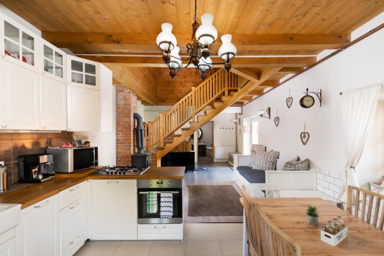 Hepehuta Haziko Apartment Háromhuta Екстериор снимка