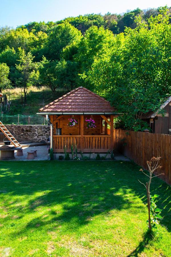 Hepehuta Haziko Apartment Háromhuta Екстериор снимка