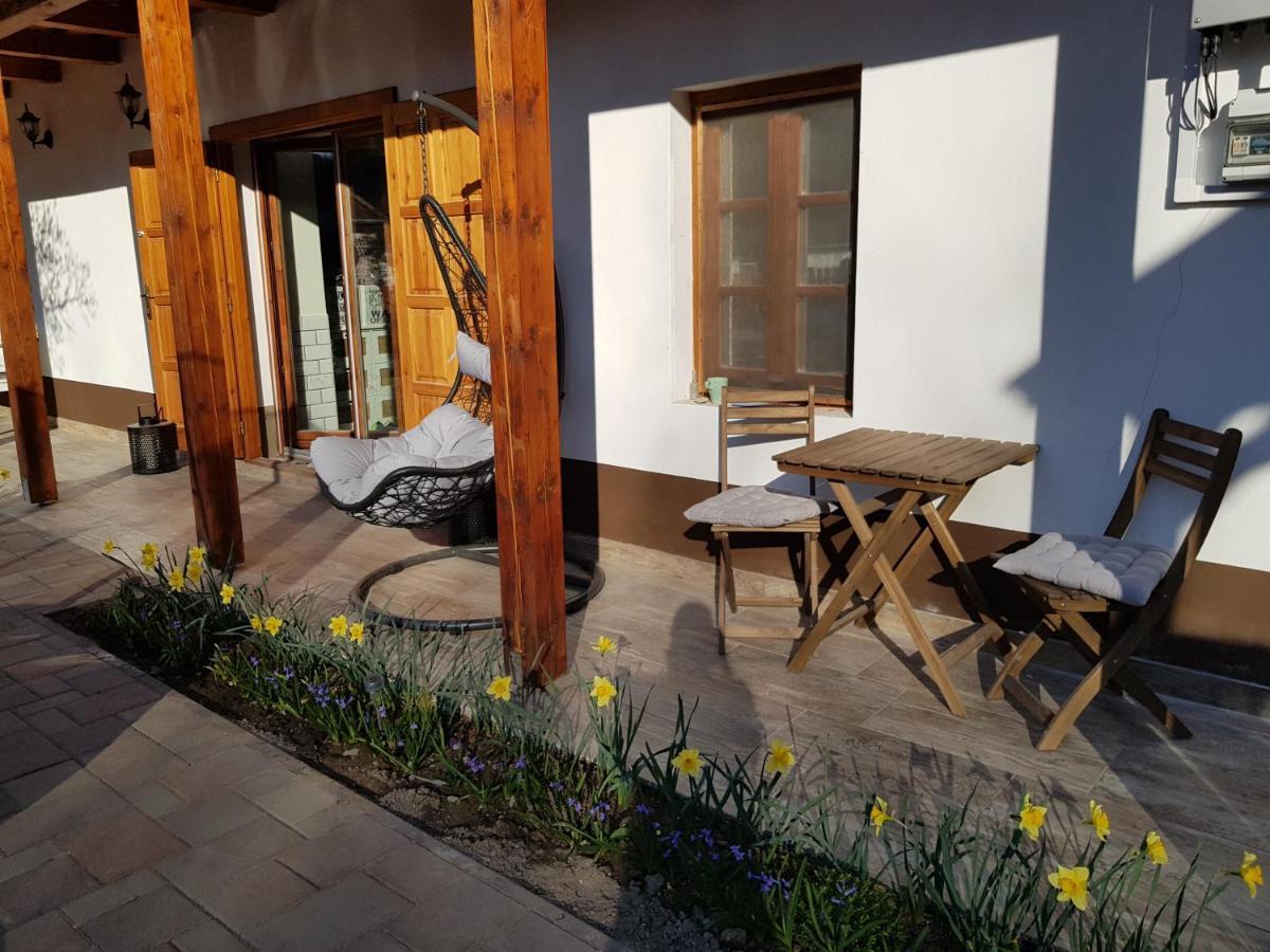 Hepehuta Haziko Apartment Háromhuta Екстериор снимка